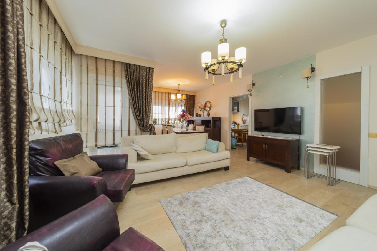 Flat With Balcony 3 Min To Konyaalti Daire *