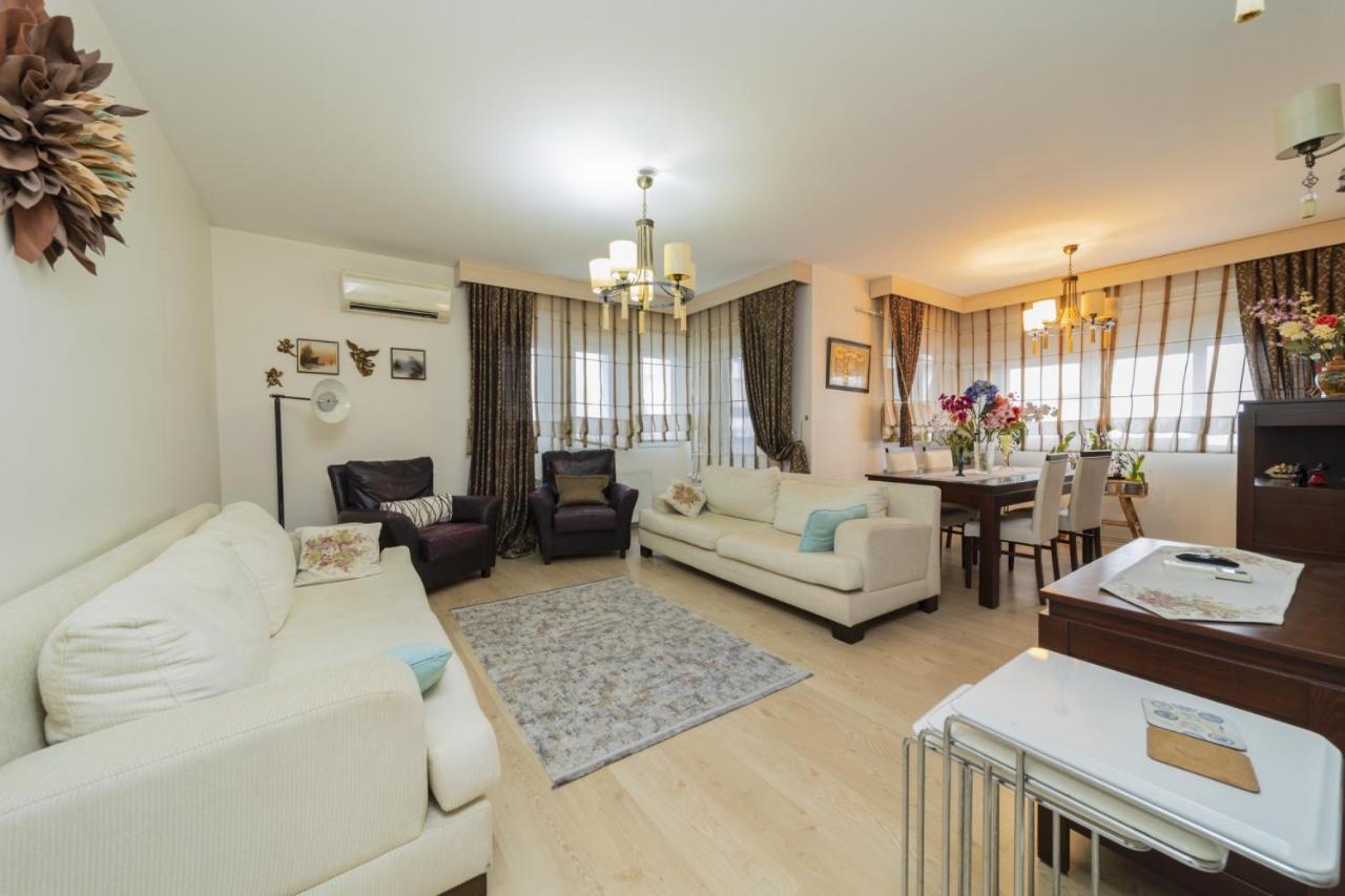 Daire Flat With Balcony 3 Min To Konyaalti
